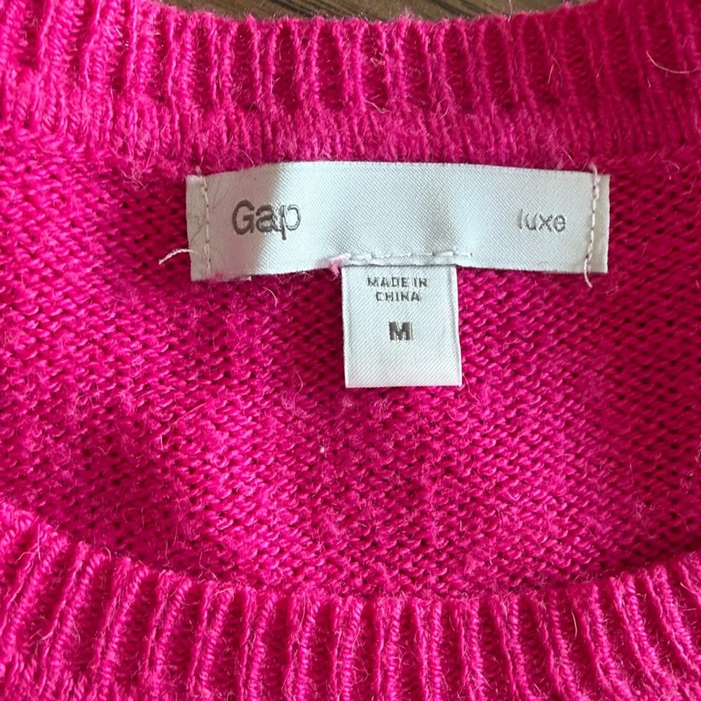 Gap Women's Medium Pink Crewneck Sweaters